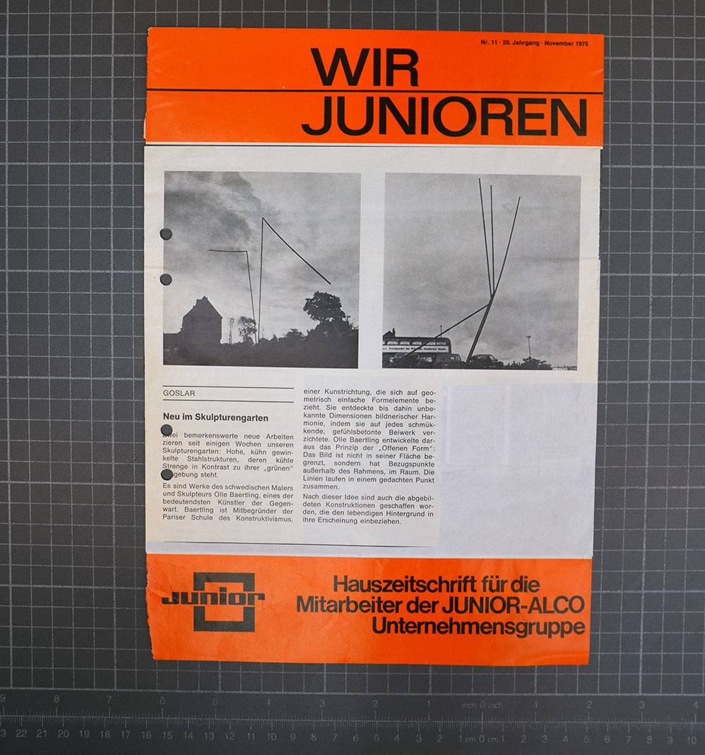 Wir Junioren om skulpturer i en skulpturträdgård, 1975