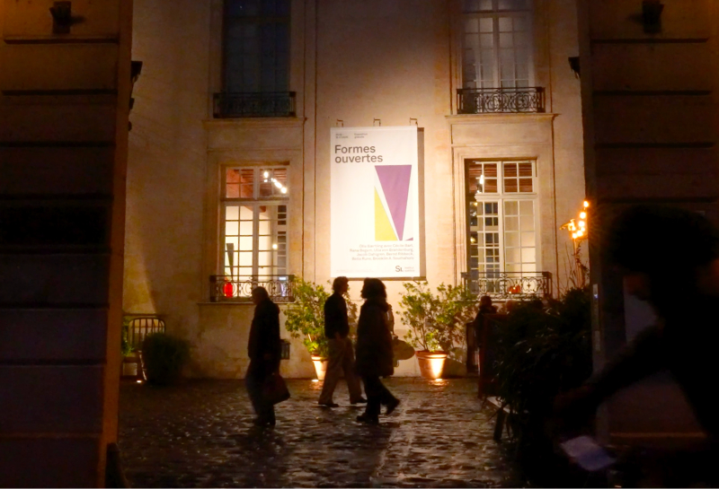 Abstraktion i rörelse, Bærtlings öppna form möter samtiden. Unik utställning i Paris.